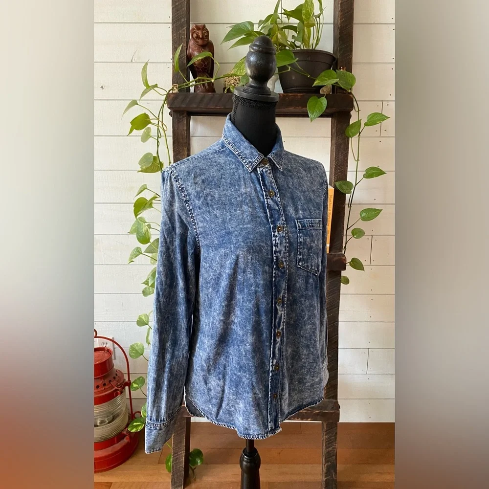 Mudd: Blue Washed Denim Button Down Shirt - Picture 13 of 17